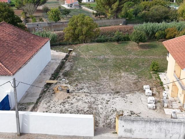 Terreno à venda em Loures