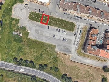 Terreno à venda em Loures