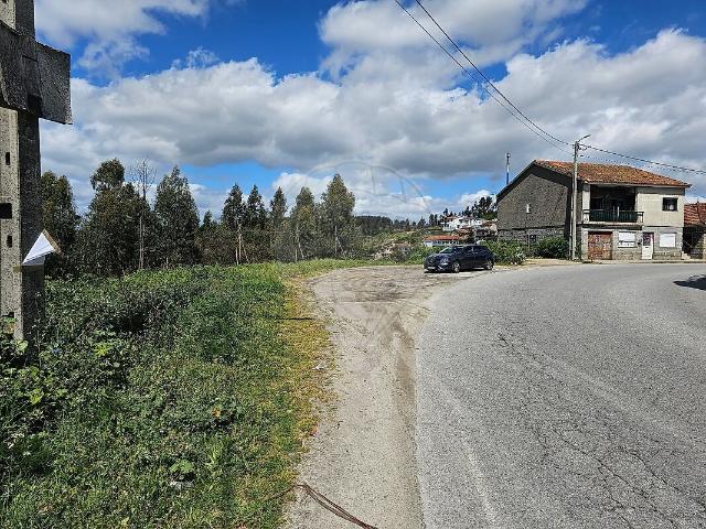 Terreno à venda em Lustosa e Barrosas Santo Estêvão, Lousada RE/MAX Portugal