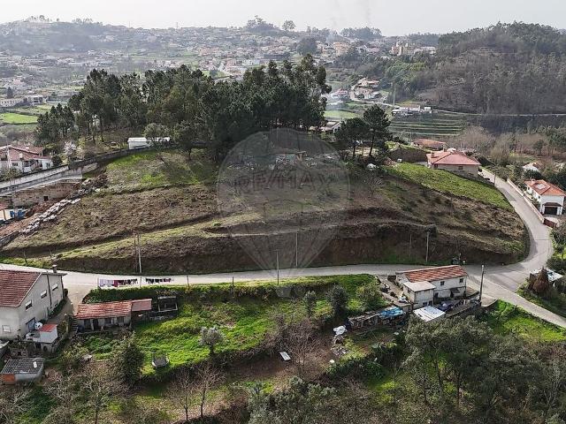 Terreno à venda em Lustosa e Barrosas Santo Estêvão, Lousada RE/MAX Portugal