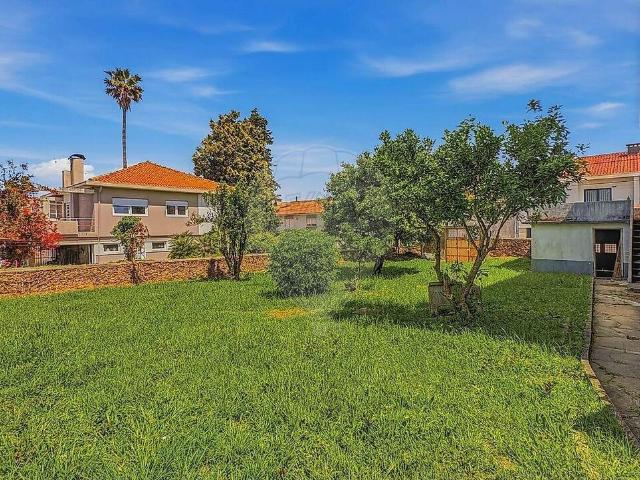 Terreno à venda em Mozelos, Santa Maria da Feira RE/MAX Portugal