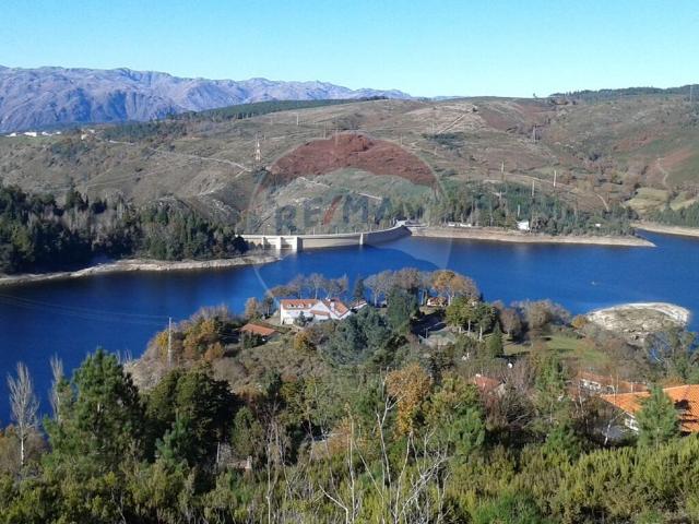 Terreno à venda em Montalegre
