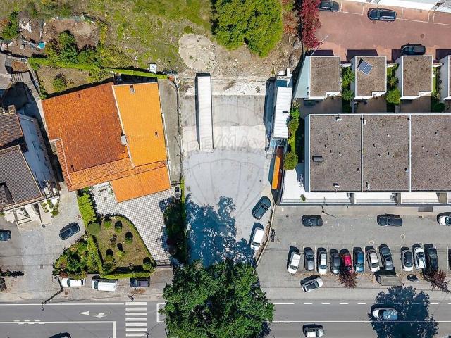 Terreno à venda em Moreira de Cónegos, Guimarães RE/MAX Portugal