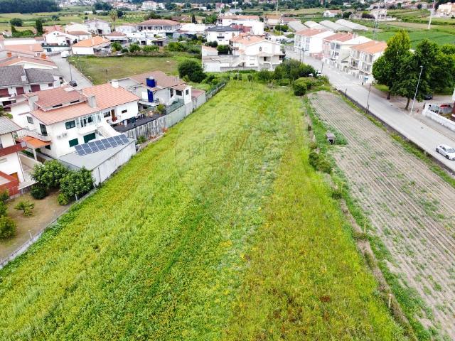Terreno à venda em Maia