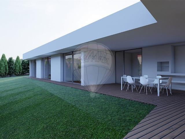 Terreno à venda em Margaride Santa Eulália, Várzea, Lagares, Varziela e Moure, Felgueiras RE/MAX Portugal