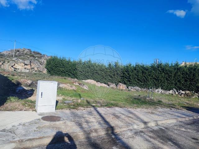 Terreno à venda em Mêda, Outeiro de Gatos e Fonte Longa, Mêda RE/MAX Portugal