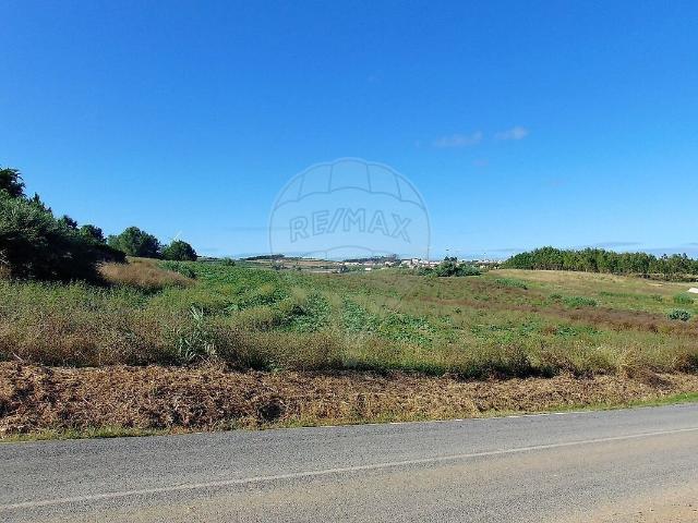 Terreno à venda em Miragaia e Marteleira, Lourinhã RE/MAX Portugal