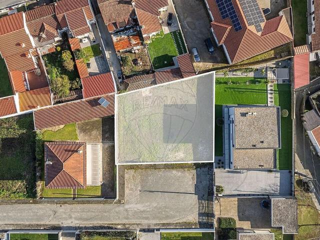 Terreno à venda em Mire de Tibães, Braga RE/MAX Portugal