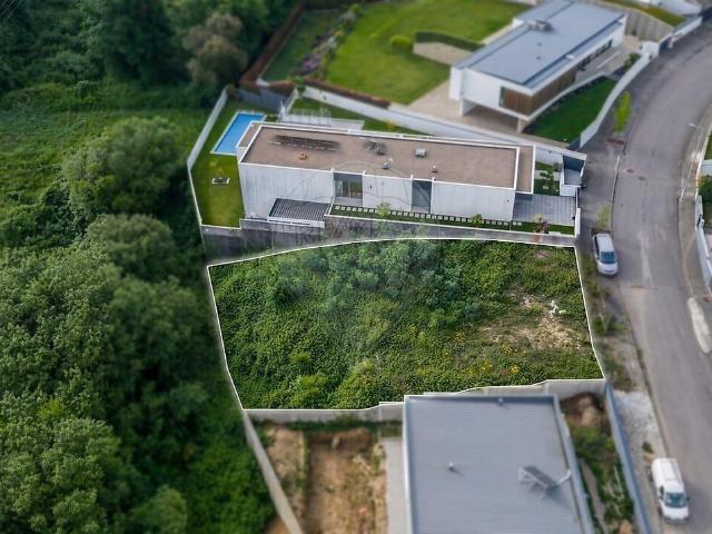 Terreno à venda em Nogueira do Cravo e Pindelo, Oliveira de Azeméis RE/MAX Portugal
