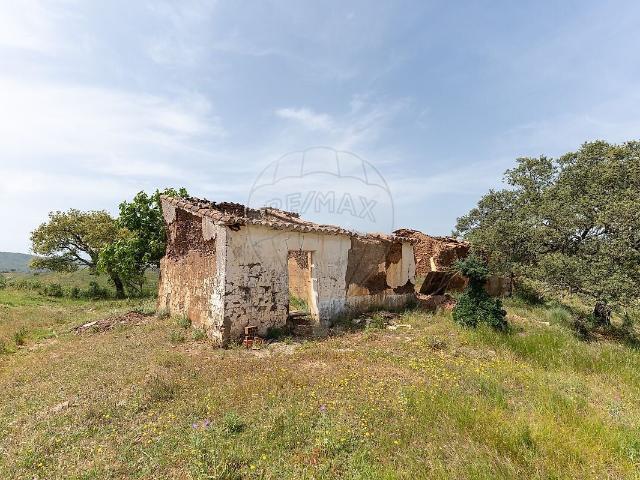 Terreno à venda em São Bartolomeu de Messines, Silves RE/MAX Portugal