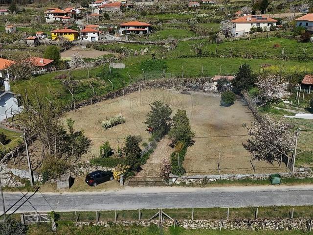 Terreno à venda em São Cipriano, Resende RE/MAX Portugal