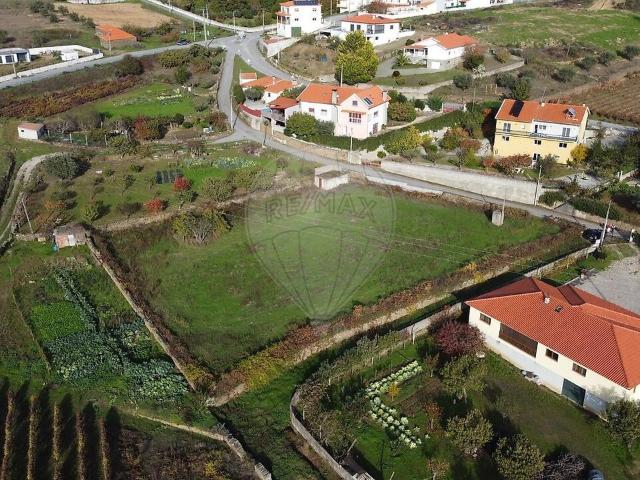 Terreno à venda em São João da Pesqueira e Várzea de Trevões, São João da Pesqueira RE/MAX Portugal