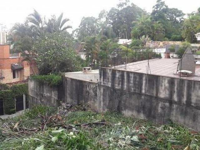Terreno à venda em São Paulo SP, na Vila Morumbi, com 726,00 m² de área! Venha c