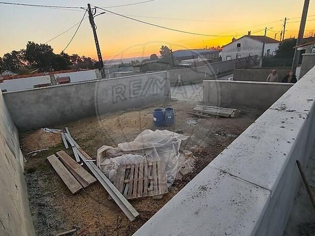 Terreno à venda em Souto da Carpalhosa e Ortigosa, Leiria RE/MAX Portugal