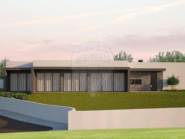 Terreno à venda em Sobrosa, Paredes RE/MAX Portugal