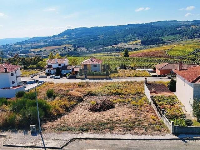 Terreno à venda em Sabrosa