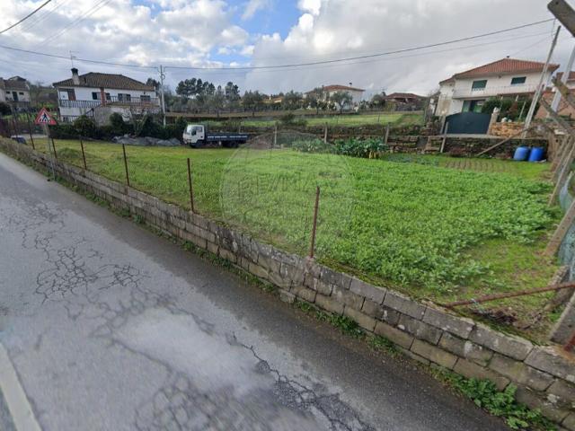 Terreno à venda em Sabrosa