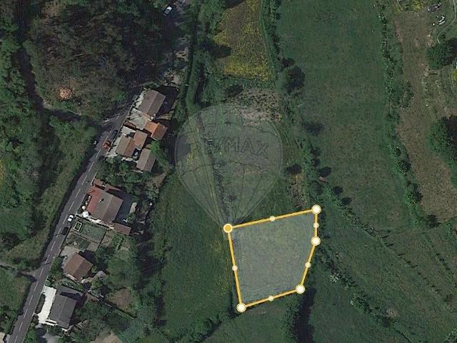 Terreno à venda em Sande, Vilarinho, Barros e Gomide, Vila Verde RE/MAX Portugal