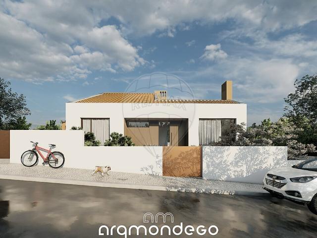 Terreno à venda em Santo António dos Olivais, Coimbra RE/MAX Portugal