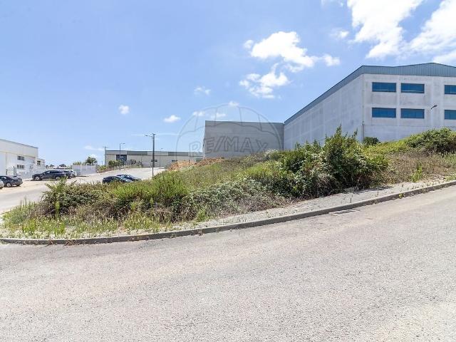 Terreno à venda em Santo Isidoro, Mafra RE/MAX Portugal