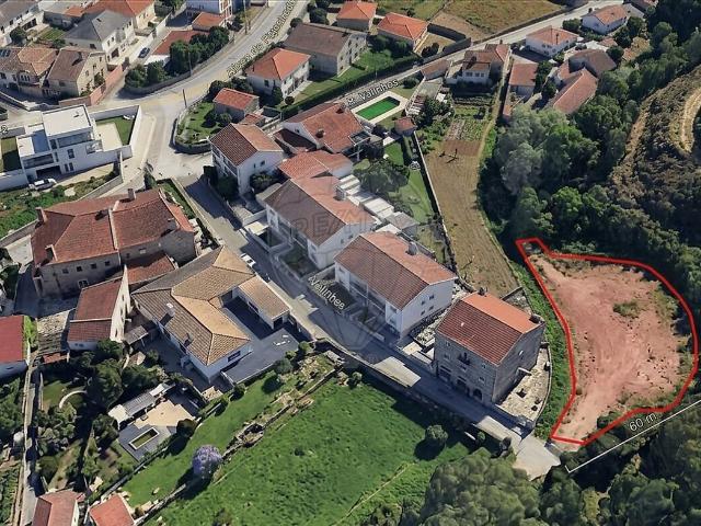 Terreno à venda em Santo Tirso, Couto Santa Cristina e São Miguel e Burgães, Santo Tirso RE/MAX Portugal