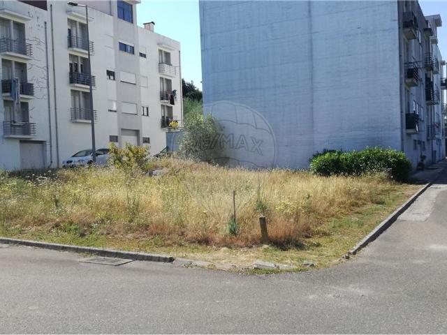 Terreno à venda em Santa Comba Dão