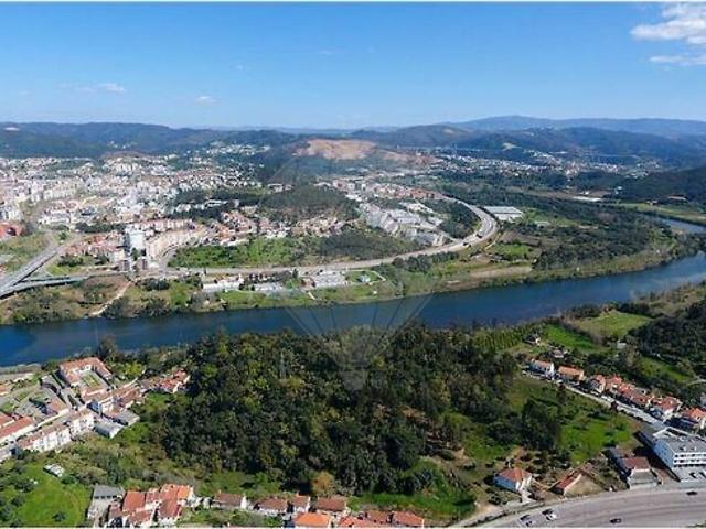 Terreno à venda em Santa Clara e Castelo Viegas, Coimbra RE/MAX Portugal