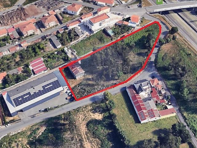 Terreno à venda em Santa Maria da Feira