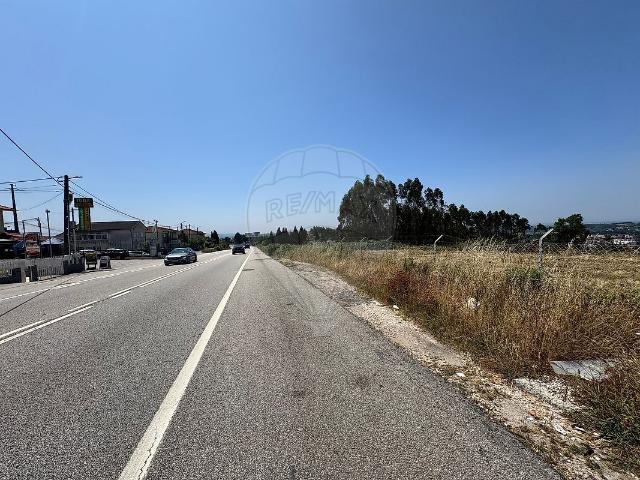 Terreno à venda em Santa Maria da Feira