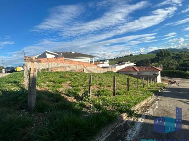 Terreno à venda em Santa Rita do Sapucaí MG, bairro Santana II com 382,00 m² de área!