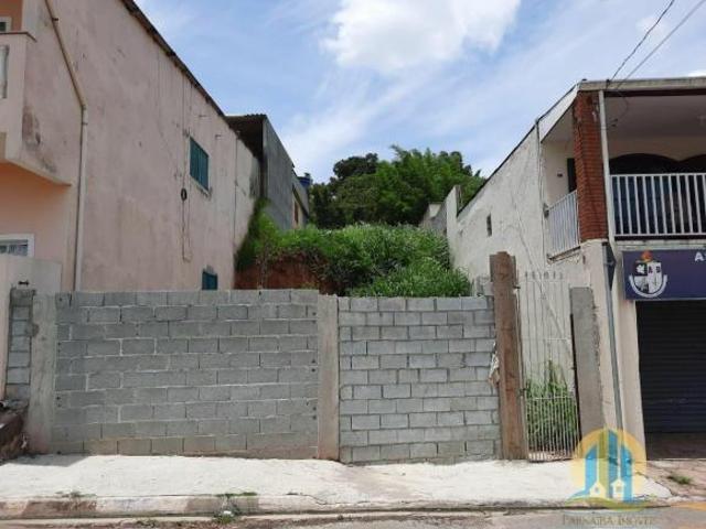 Terreno á Venda em Santana de Parnaíba / SP