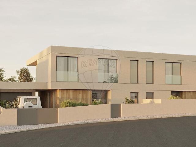Terreno à venda em Santiago dos Velhos, Arruda dos Vinhos RE/MAX Portugal