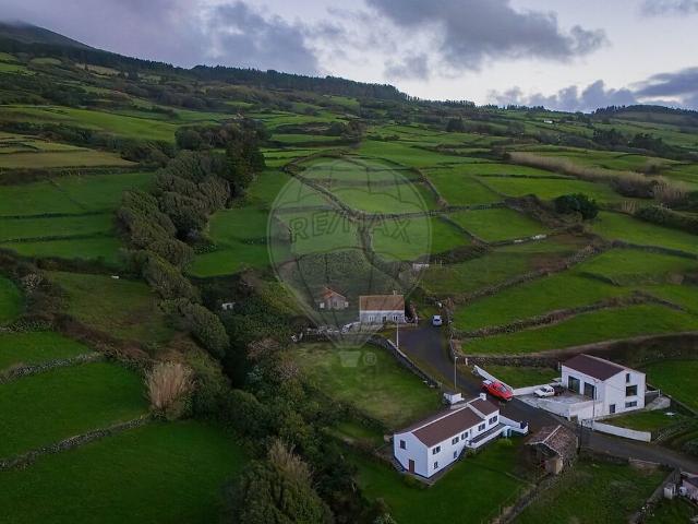 Terreno à venda em Serreta, Angra do Heroísmo RE/MAX Portugal