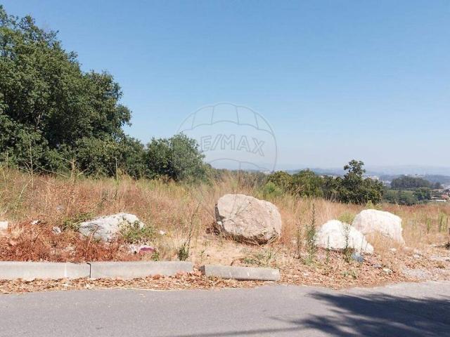 Terreno à venda em Silvares, Pias, Nogueira e Alvarenga, Lousada RE/MAX Portugal