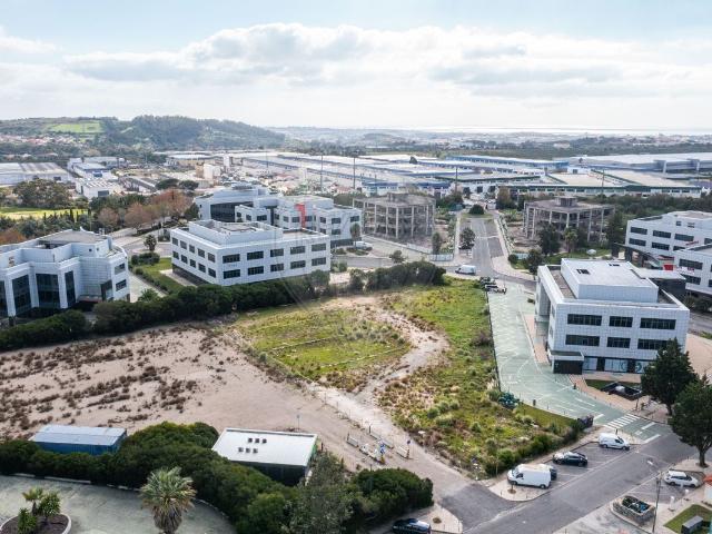 Terreno à venda em Sintra Santa Maria e São Miguel, São Martinho e São Pedro de Penaferrim, Sintra RE/MAX Portugal