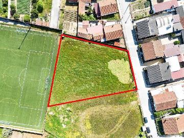 Terreno à venda em Poutena