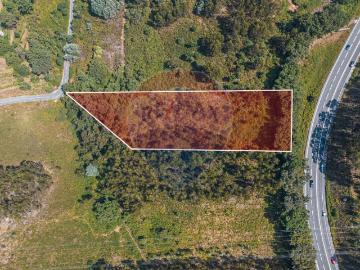 Terreno à venda em Póvoa de Lanhoso