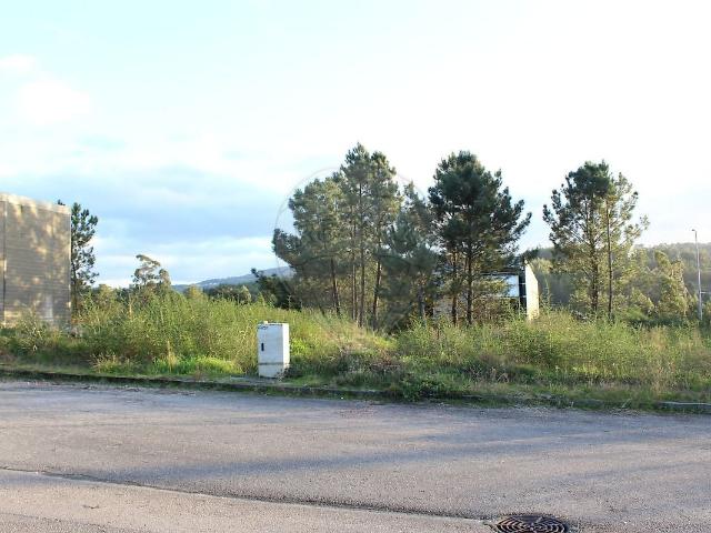 Terreno à venda em Póvoa de Lanhoso