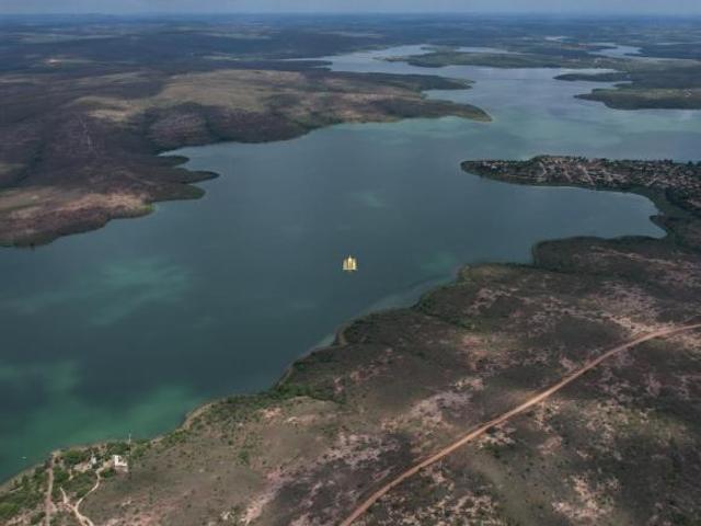Terreno à venda em Pompéu com 1.500m de margem de represa ? Ideal para loteamento, turismo ou invest