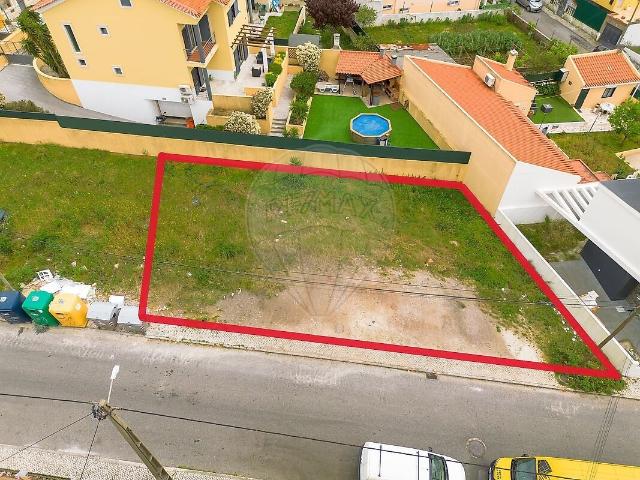 Terreno à venda em Pontinha e Famões, Odivelas RE/MAX Portugal