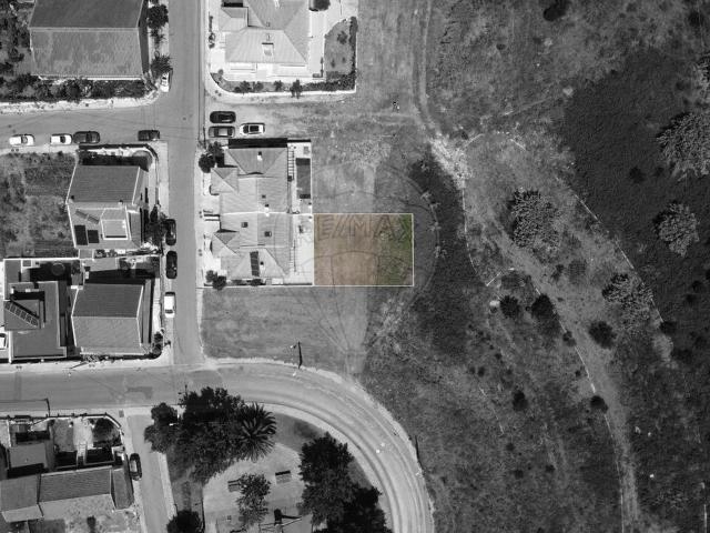 Terreno à venda em Pontinha e Famões, Odivelas RE/MAX Portugal