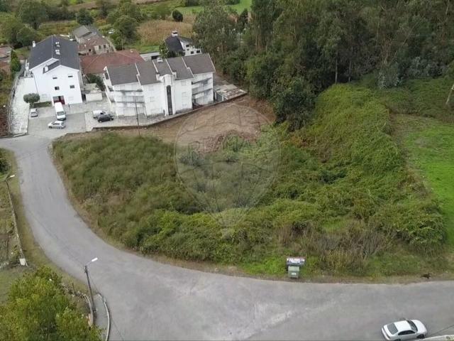 Terreno à venda em Paços de Ferreira
