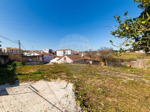 Terreno à venda em Parceiros e Azoia, Leiria RE/MAX Portugal