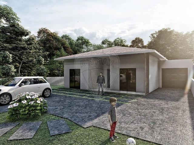 Terreno à venda em Pardilhó, Estarreja RE/MAX Portugal