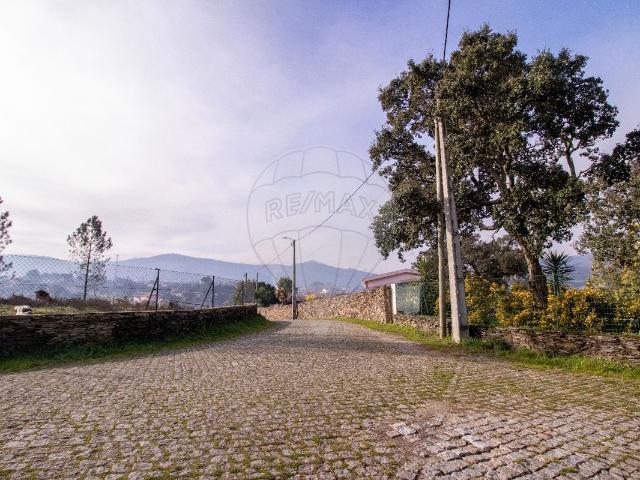 Terreno à venda em Paredes