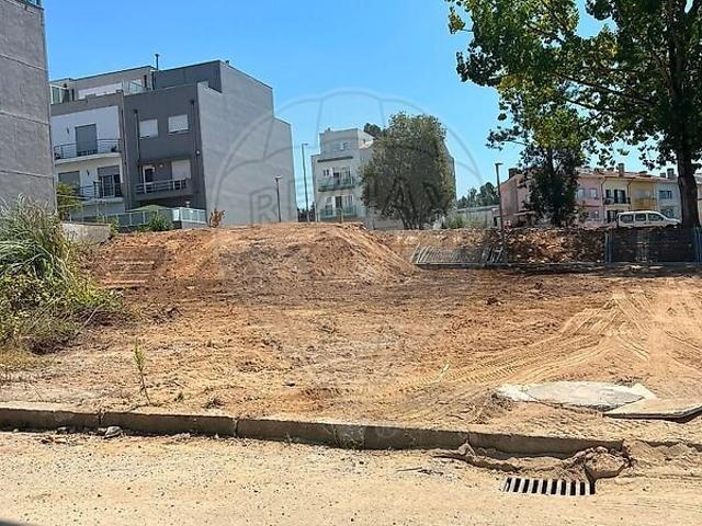 Terreno à venda em Pedroso e Seixezelo, Vila Nova de Gaia RE/MAX Portugal