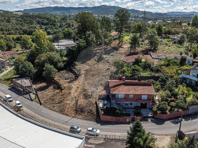 Terreno à venda em Ronfe, Guimarães RE/MAX Portugal
