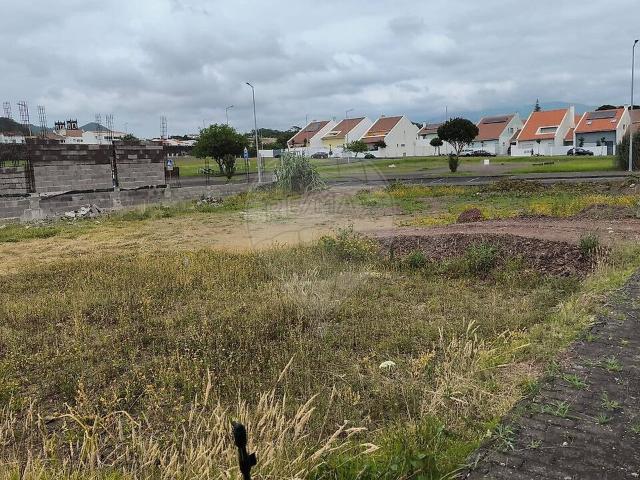 Terreno à venda em Rosto de Cão Livramento, Ponta Delgada RE/MAX Portugal