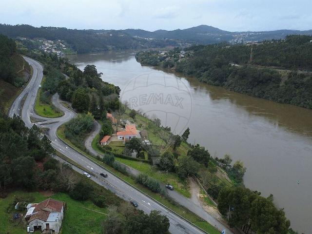 Terreno à venda em Raiva, Pedorido e Paraíso, Castelo de Paiva RE/MAX Portugal