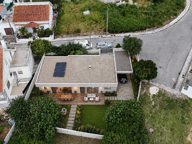 Terreno à venda em Ramada e Caneças, Odivelas RE/MAX Portugal